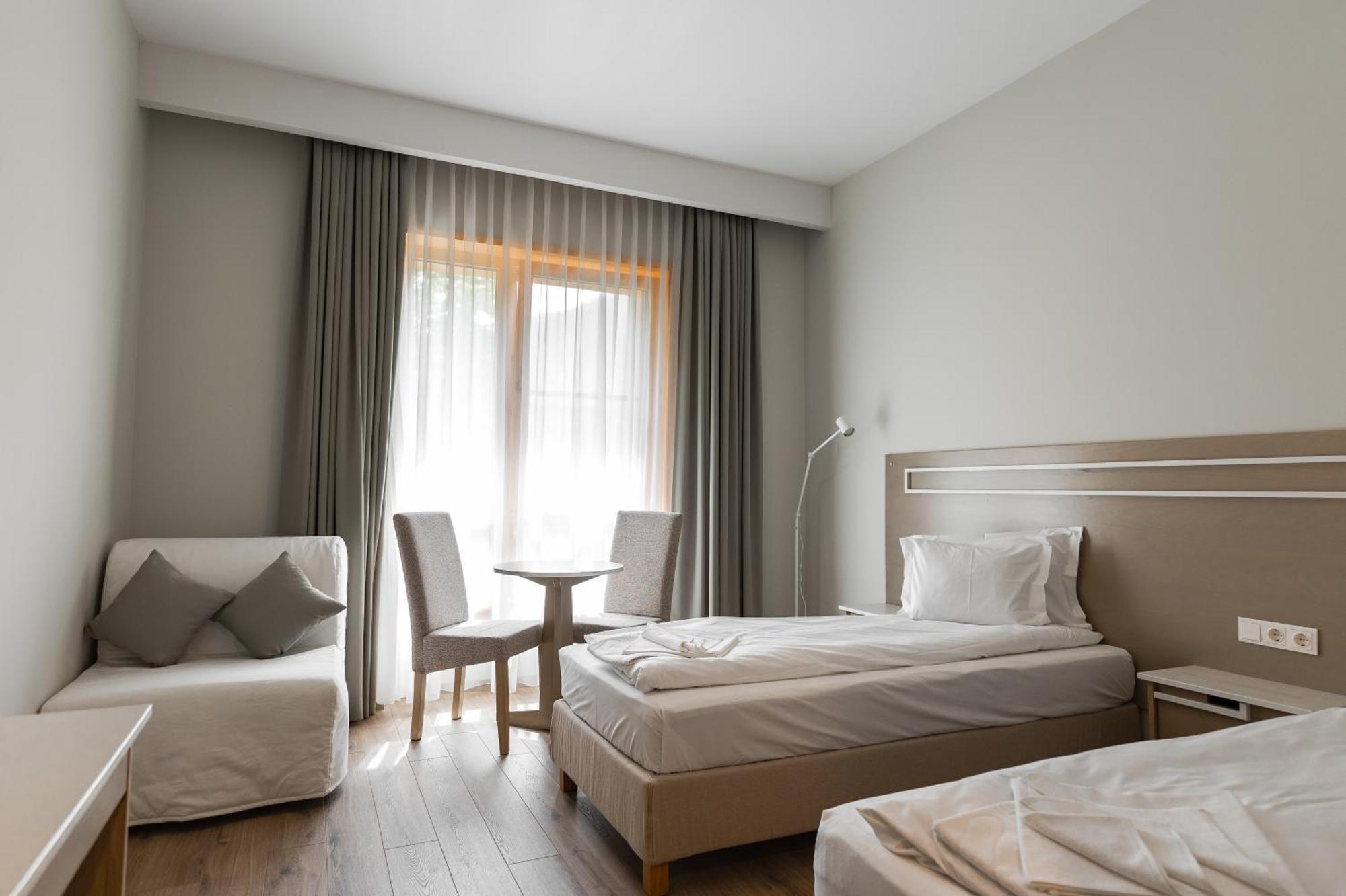 Hotel Szent Anna Vendeghaz à BaileTusnad Extérieur photo
